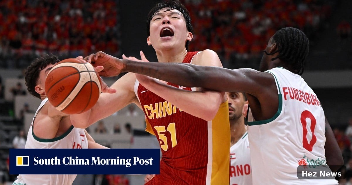 Fan Ejected After Throwing Ball at China Basketball Players