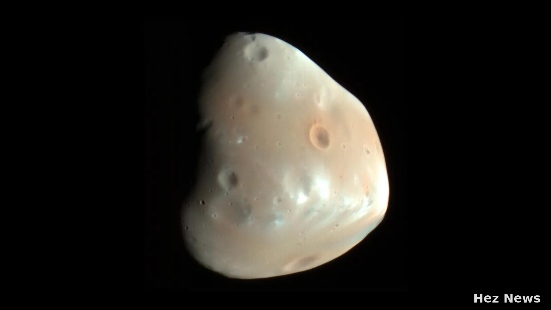 Asteroid Impact Unveils Secrets of Mars' Moon Deimos